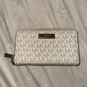 Michale Kors wallet